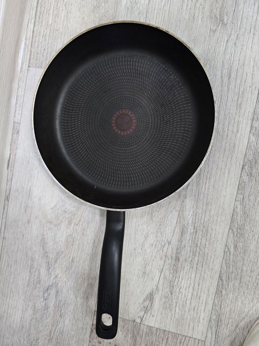 Сковорода Tefal 28см