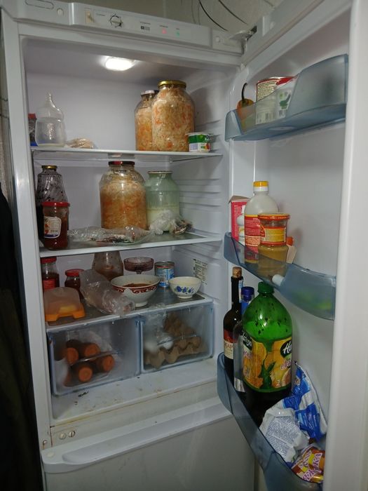 Холодильник в рабочем состояния