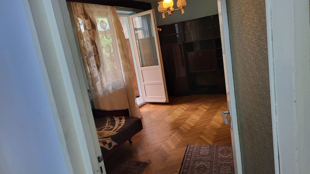 Închiriez o camera