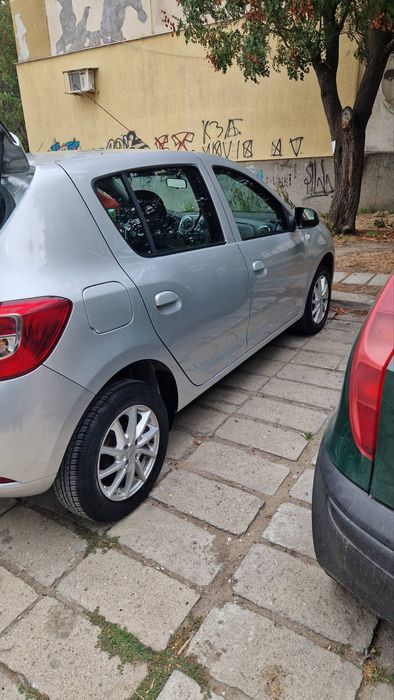 Dacia Sandero полуавтоматик