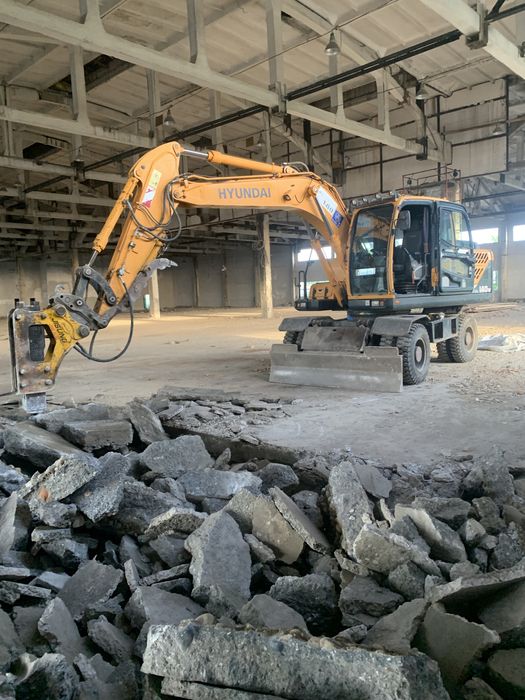 Услуги  и аренда Эксковатор