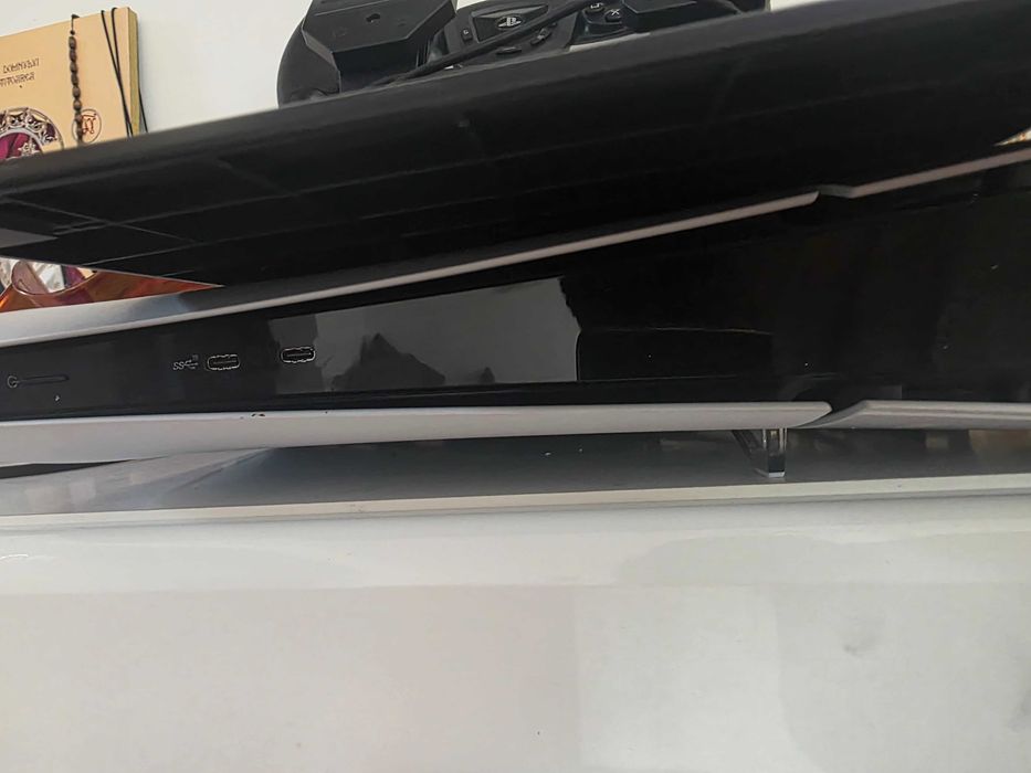 Ps 5 cu volan apex si pedale si 2 contolere