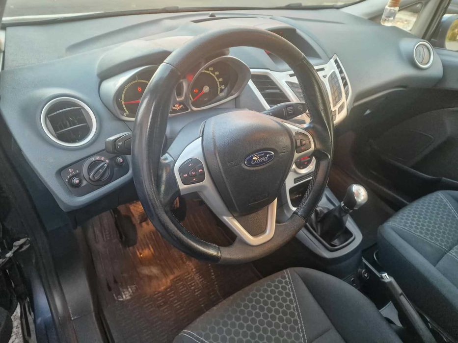 FORD Fiesta 2010 — imagine 3