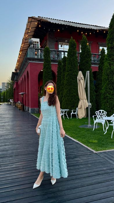 Носила только 1 раз,очень красивая платье