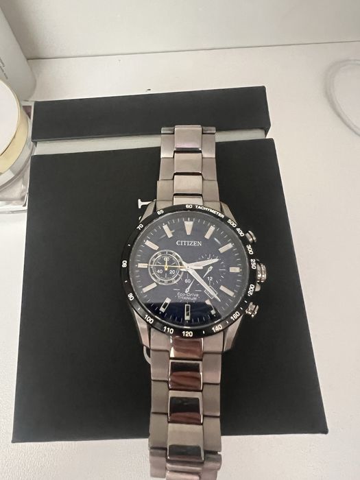 Продам часы Citizen в хорошем состоянии