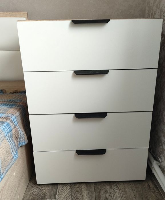 Продам спальный гарнитур