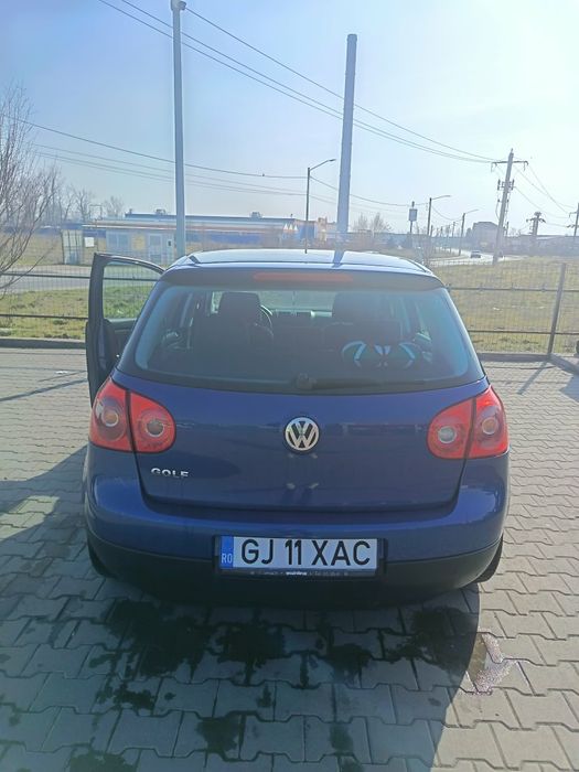 Golf 5 în stare perfecta