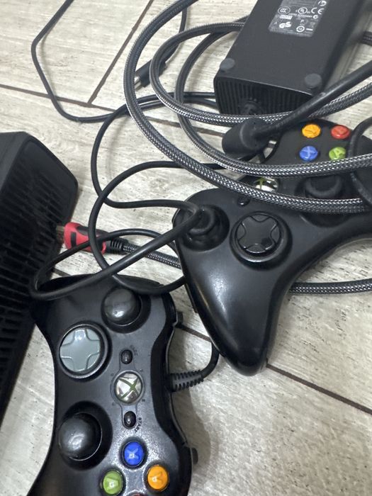 Игровая приставка хбох 360