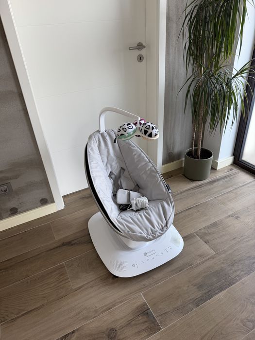 Balansoar Bebelusi 4MOMS MamaRoo 5.0