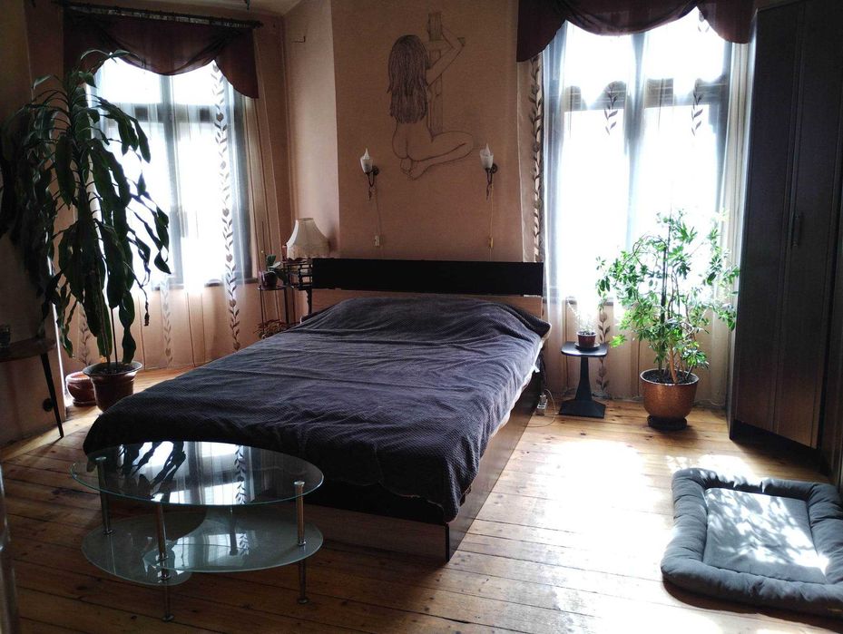 Тристаен с паркомясто в Центъра