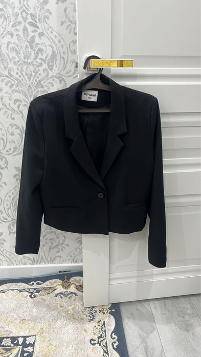 Пиджак модный короткий