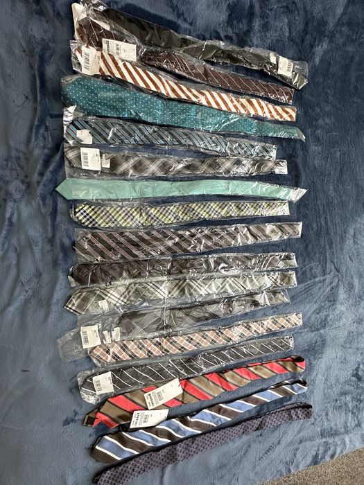 Cravate S”Oliver noi 17 buc 50 lei/buc