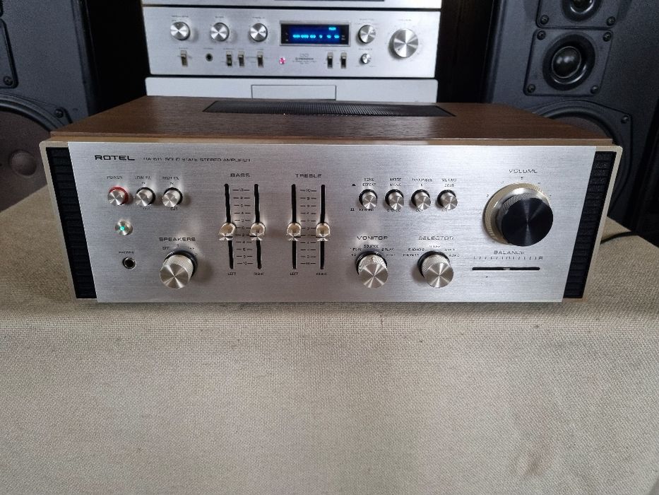 Rotel RA 611. Perfect functional. 30 watts /canal. Impecabil