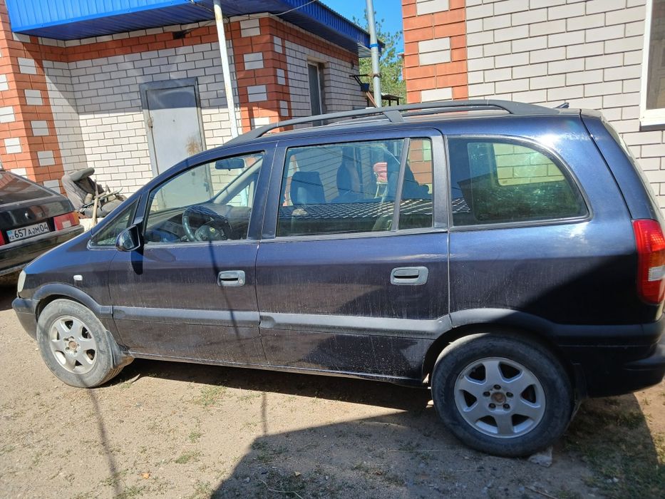 Продам Зафиру 2000 год газ.бензин