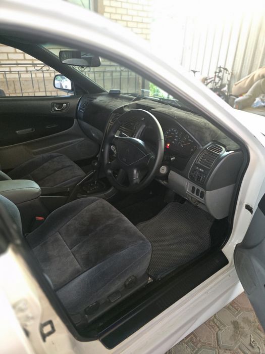 Mitsubishi LEGNUM
