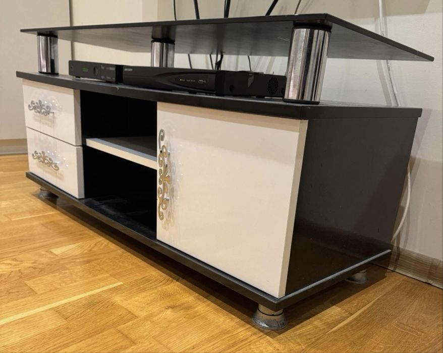 Секция/шкаф за телевизор