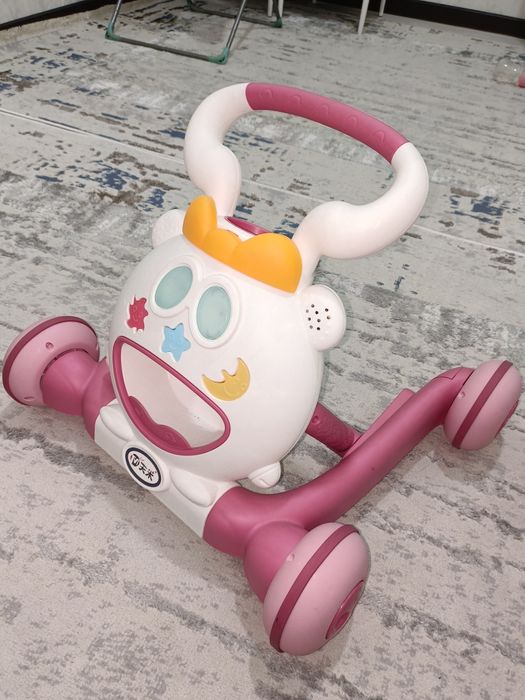 Детский коврик, шезлонг и толокар за 12000