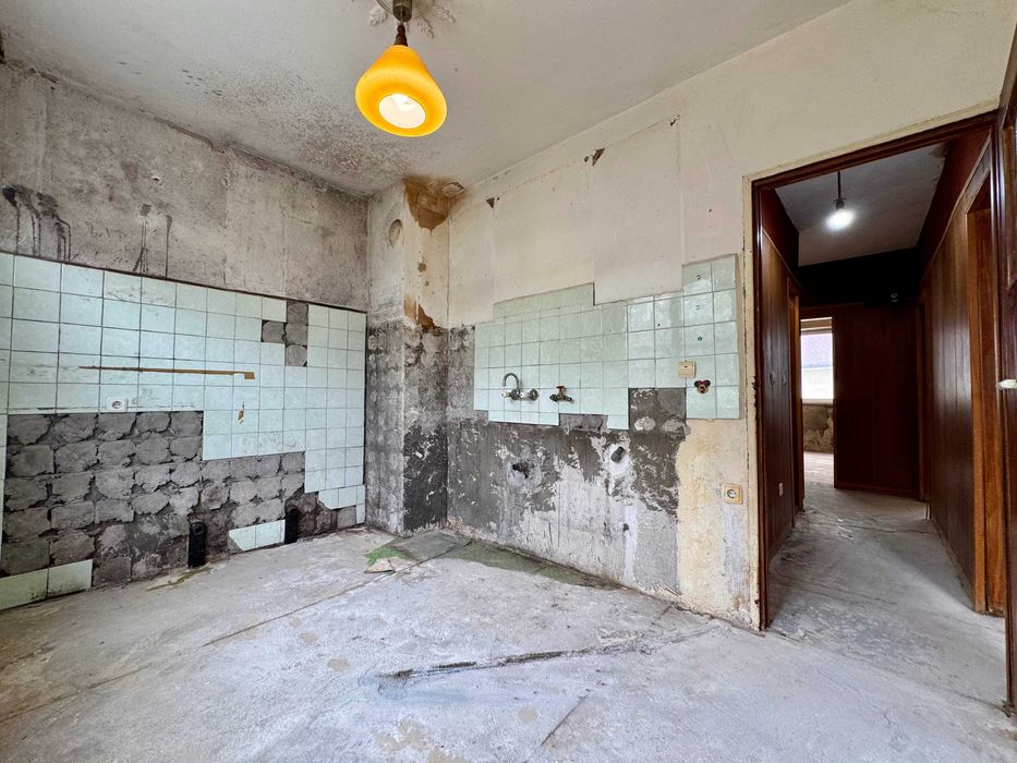 Продава се Тристаен апартамент в Велико Търново, Бузлуджа - 75 кв.м за 1000 €/кв.м - Снимка #8