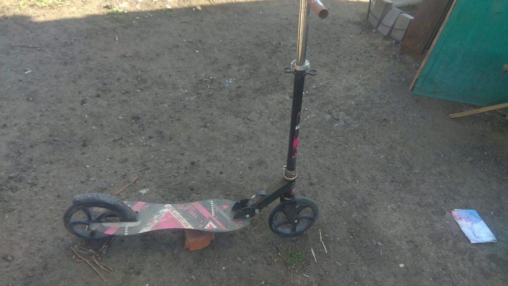 Продам самокат б/у