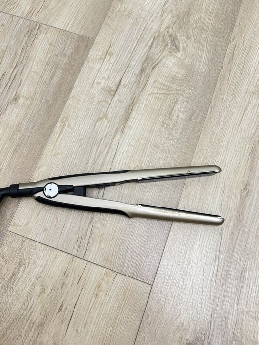 Продам утюжок Binatone