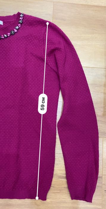 Малиновая кофта со стразами koton