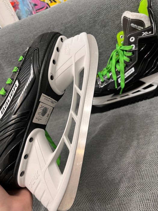 Продаём новые коньки bauer