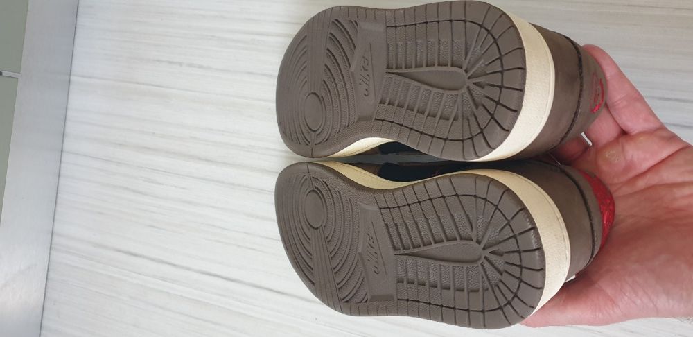 Nike Air Jordan 1 x Travis Scott / 42/26.5см ОРИГИНАЛ! Мъжки Кецове