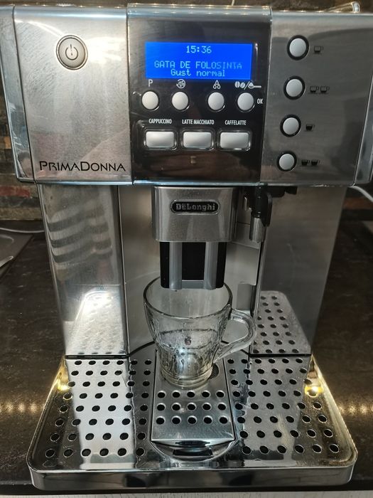 Aparat de cafea Delonghi