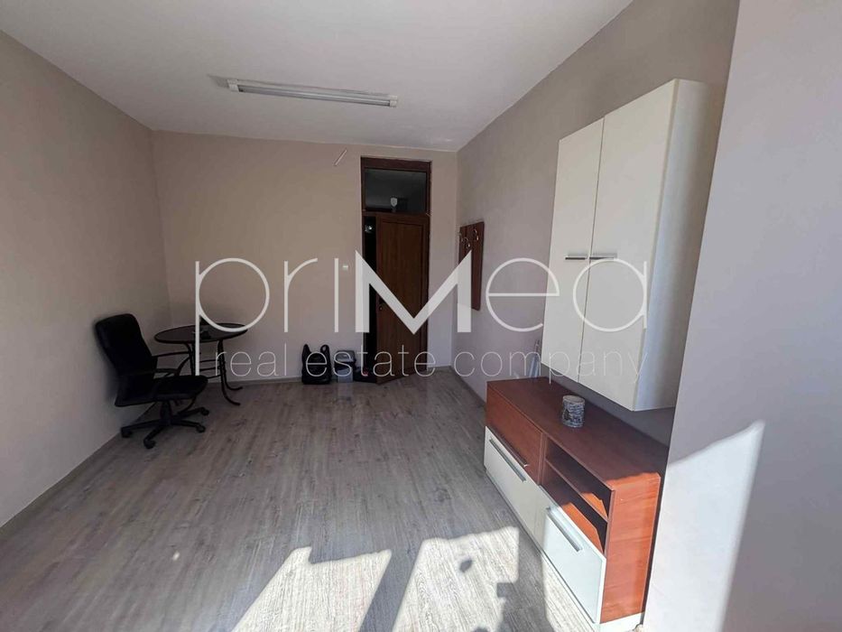 Дава се под наем Офис в Бургас, Център - 17 кв.м за 163.2 € - Снимка #3