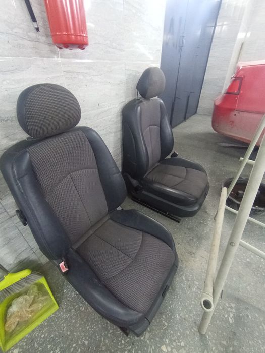 Продам сиденье два передних от Mercedes W211