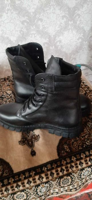 Продам мужские сапоги берцы