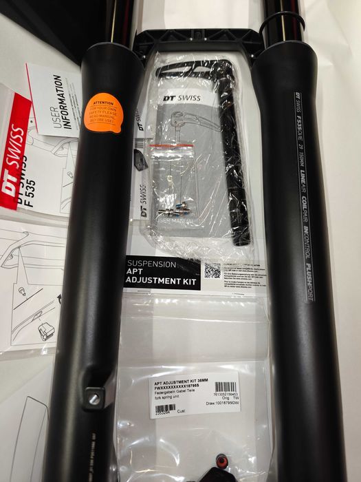 Вилка DT Swiss F 535 ONE, 150 mm, нова, MTB, амортисьор