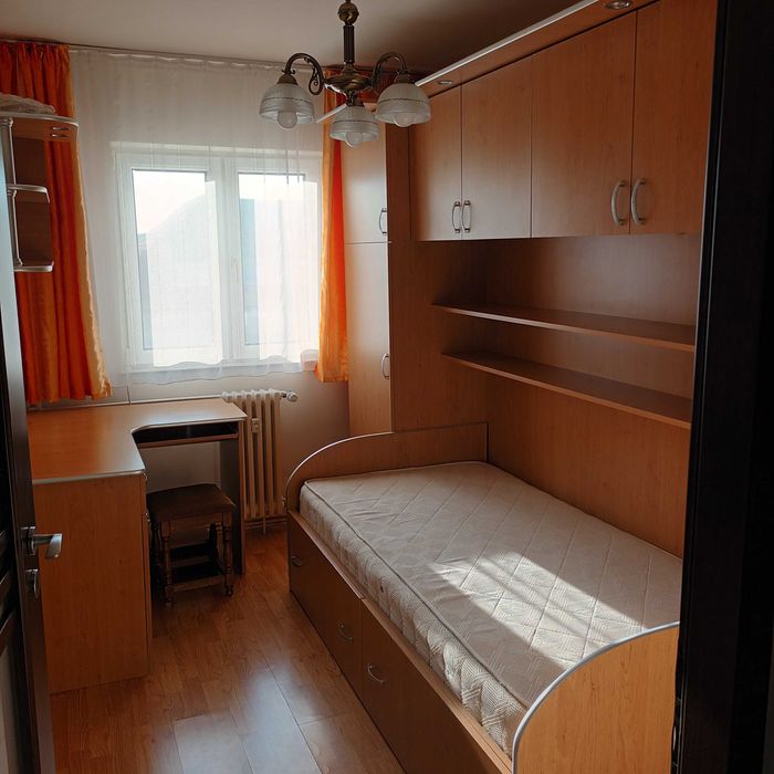 De vânzare  apartament 3 camere zona Profi Sovata , Rogerius , Oradea