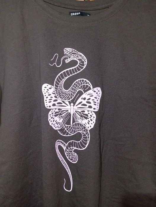 Tricou NOU Cropp , bbc ,maro cu imprimeu sarpe&fluture, M, cu eticheta