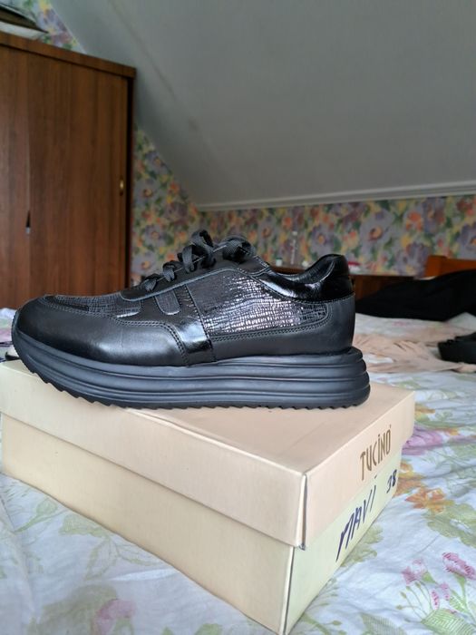 Кроссовки из натуральной кожи