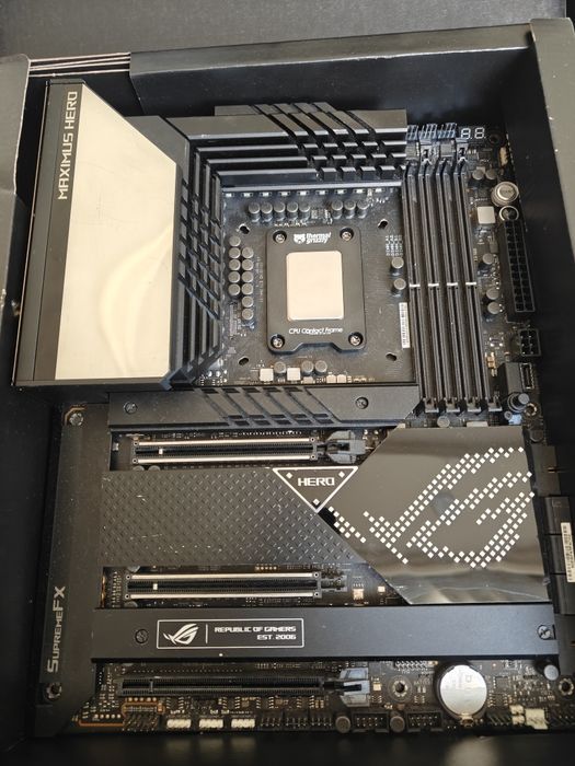 Asus ROG Maximus Z690 Hero LGA 1700 DDR5