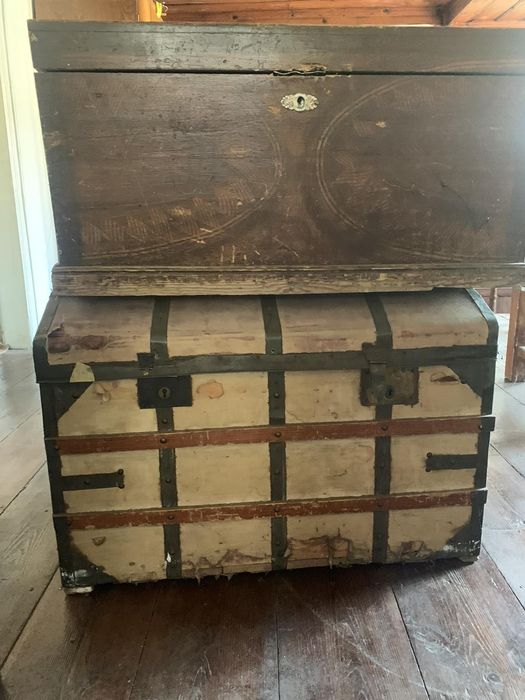 Стари дървени сандъци