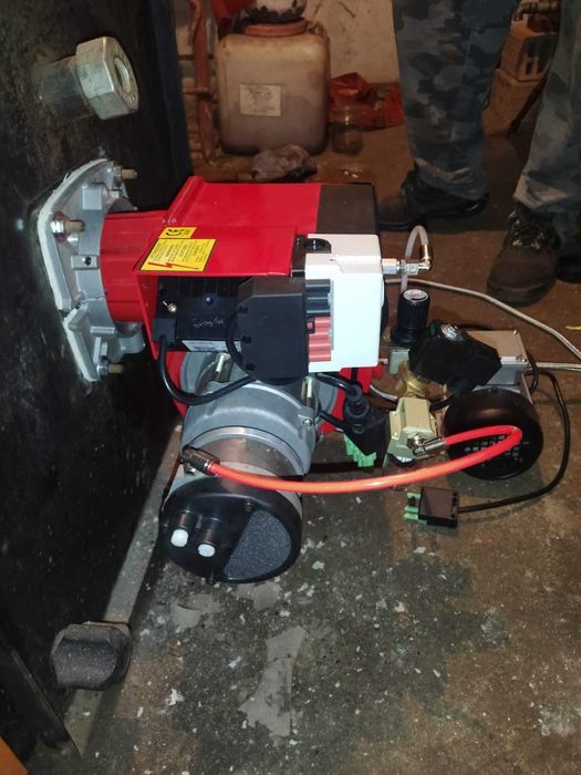 Arzător multifuncțional cu ulei Bairan STW120P 10-50 KW cu compresor