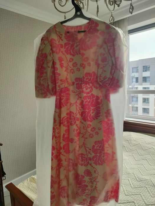 Платье  Продается