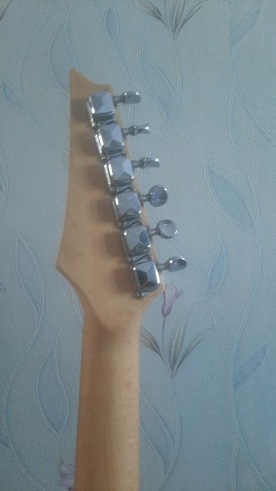 Электрогитара Ibanez