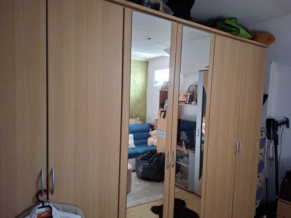 Șifonier și pat  spre vânzare