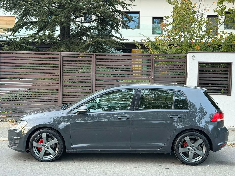 Volkswagen Golf Volkswagen Golf 7 TSI 1.2 86 CP – Bine întreținut, acte la zi