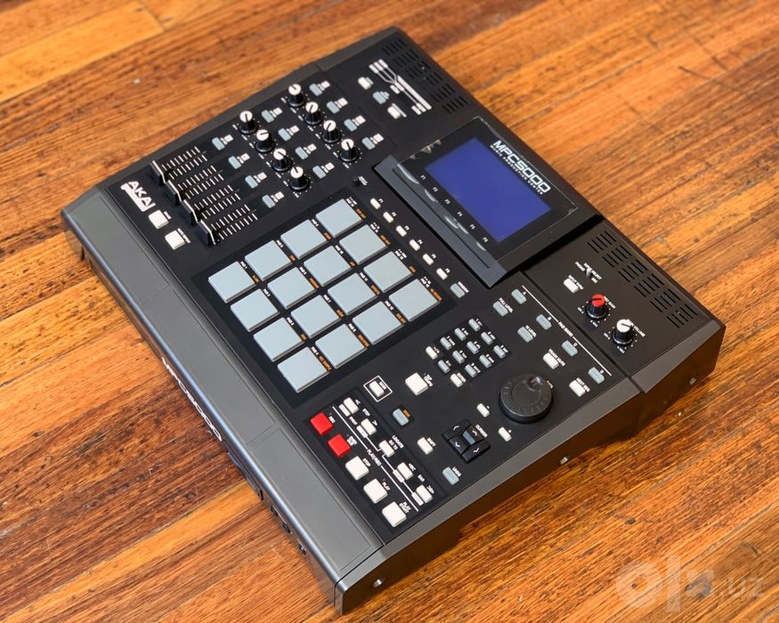 Akai MPC 5000 в Идеальном состоянии: 900 у.е. - Синтезаторы Ташкент на Olx