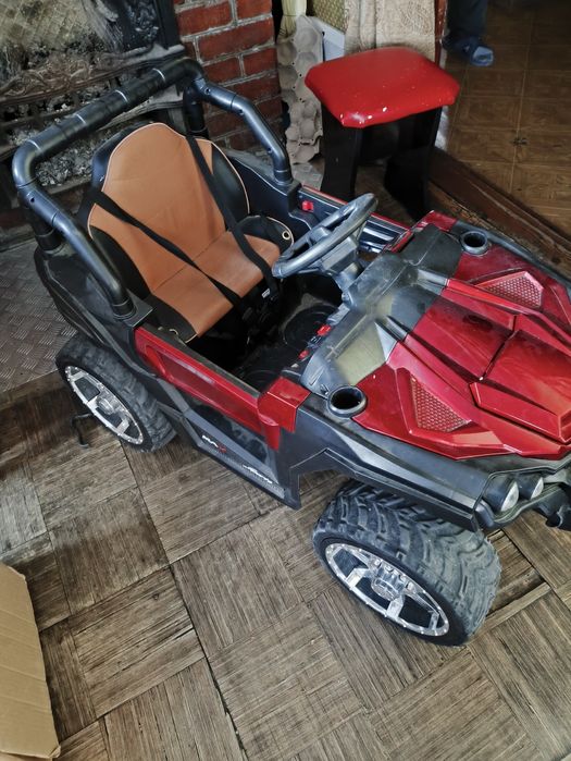 Продам детскую электро машину.