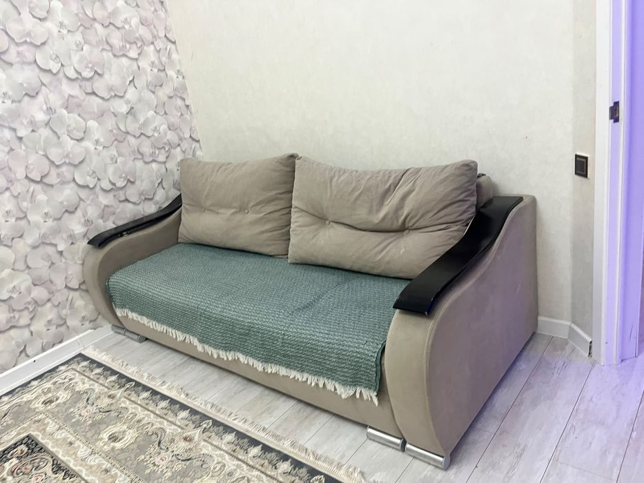 Продаётся диван в хорошом состояние