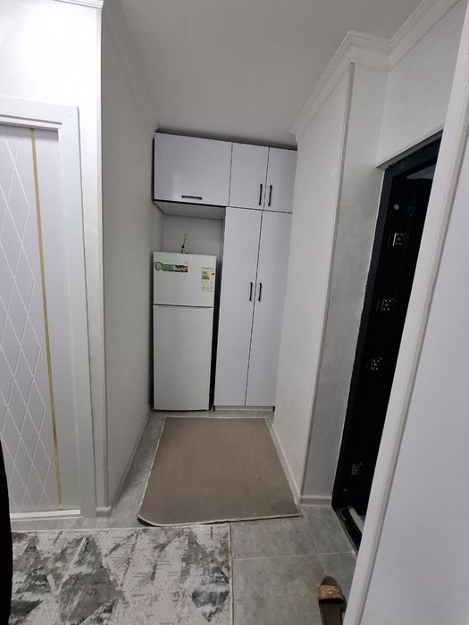 Чирчик 3 квартал 1комнатная новая евроремонт 1етаж мебел техники