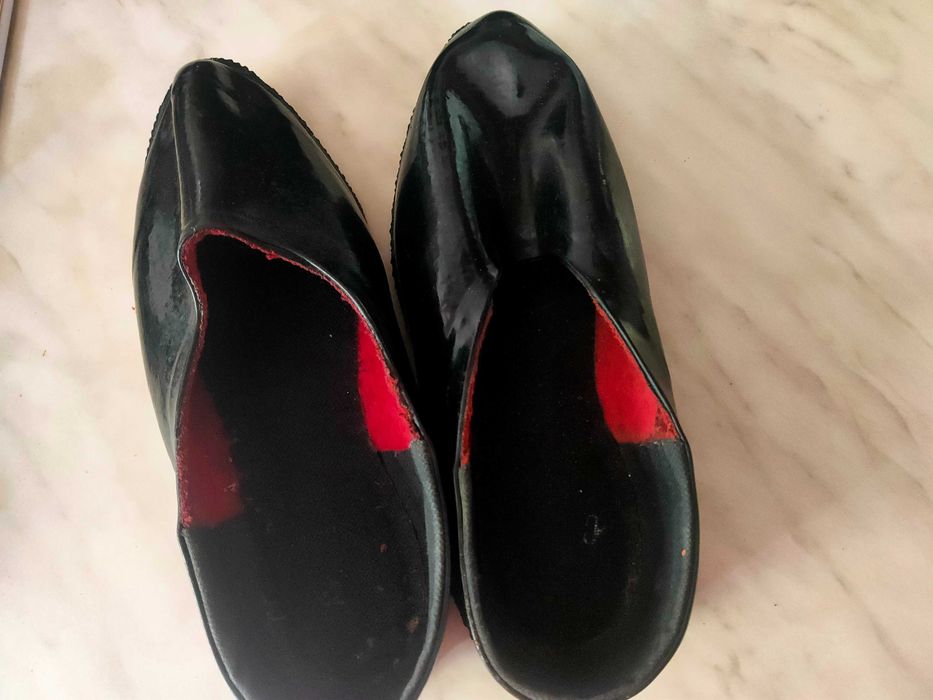 Продам галоши новые