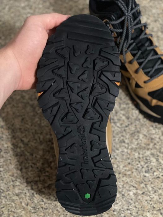 Продам ботинки Timberland(оригинал)В отличном состоянии.Размер 43,5-44