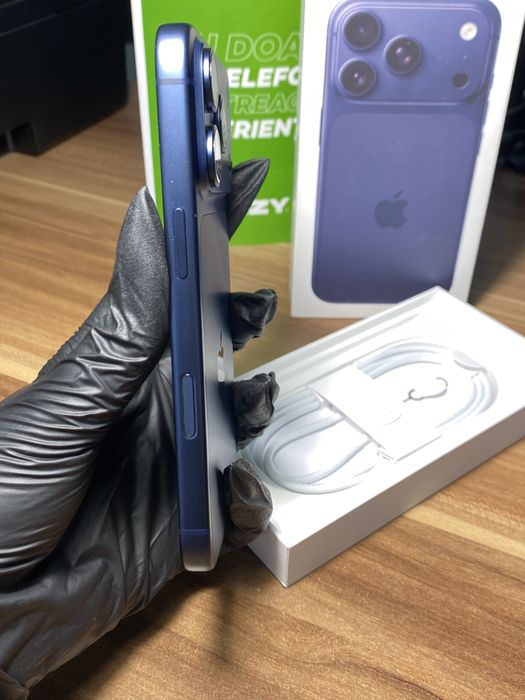 iPhone 17 Pro • 256 GB • Deep Blue