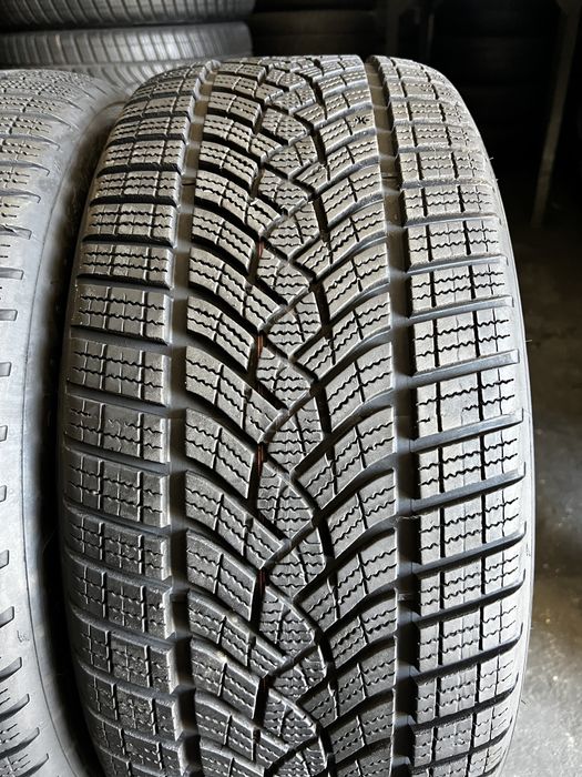 4 anvelope iarna 245/45/18 , 100 H , GoodYear , DOT 2025 , 7.4 mm !